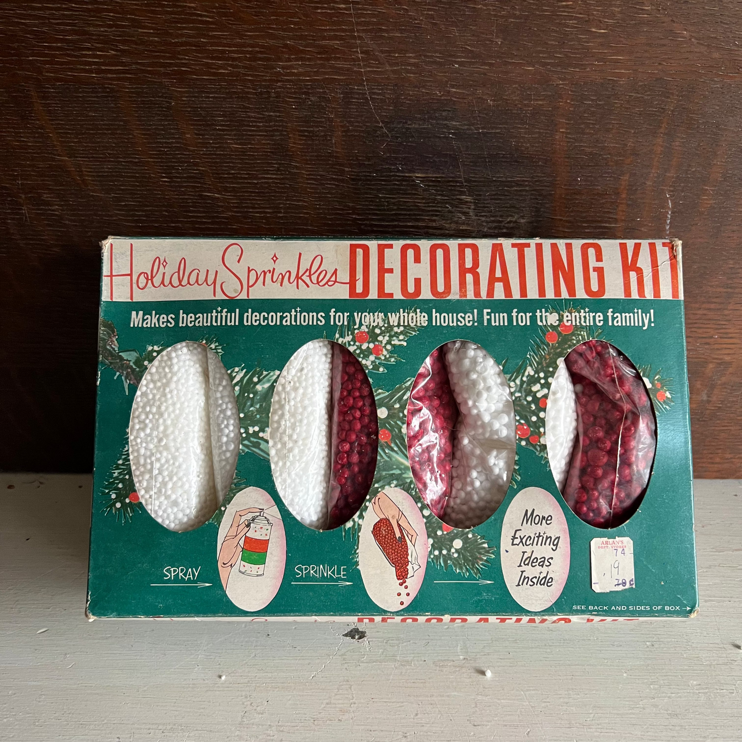 1950s Kitschy Holiday Sprinkles Decorating Kit