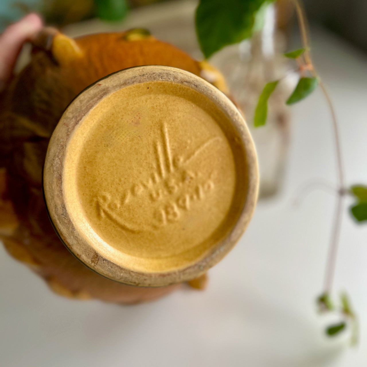 Roseville Pottery Clematis Basket Brown (c.1944)