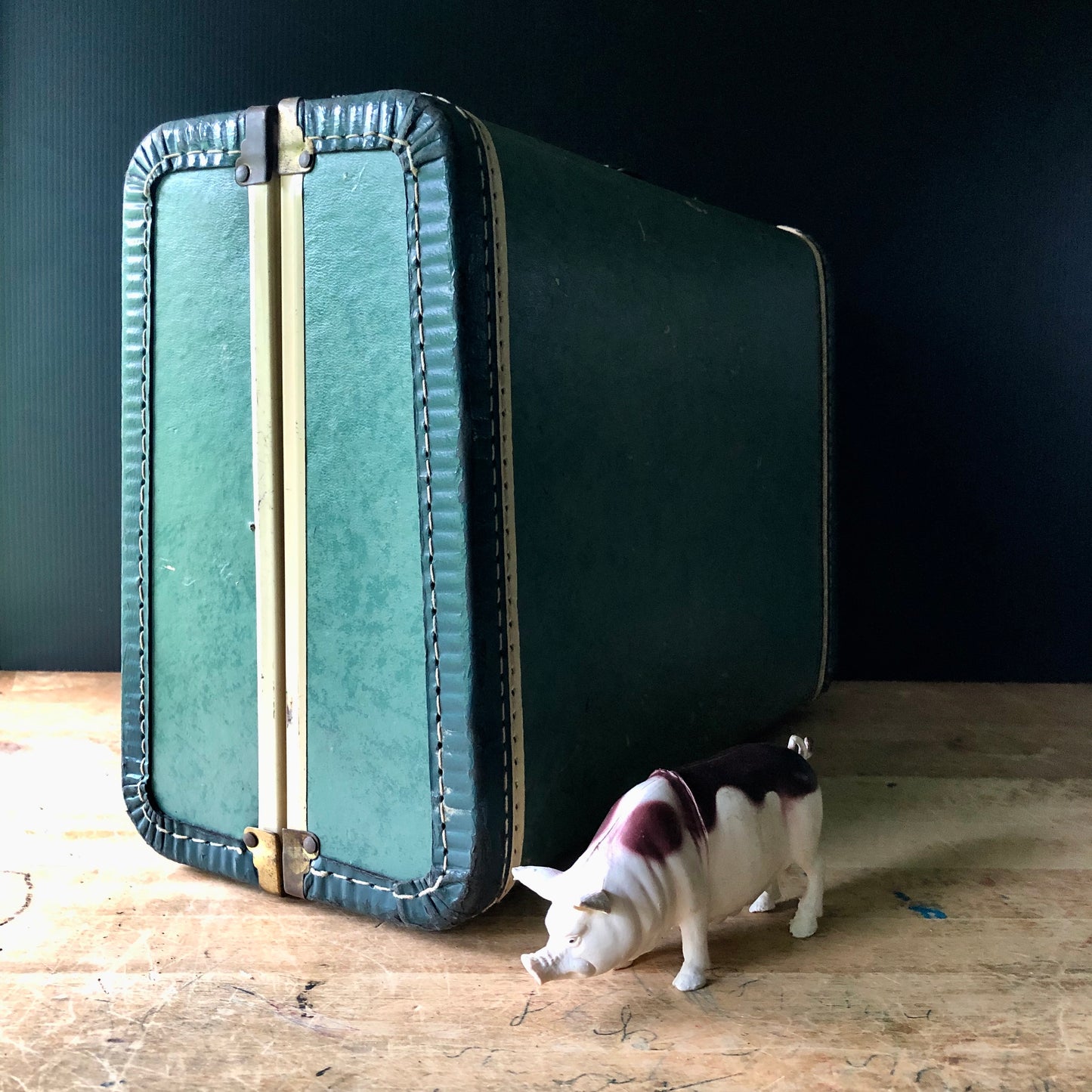 Small Green Vintage Suitcase (c.1940s)