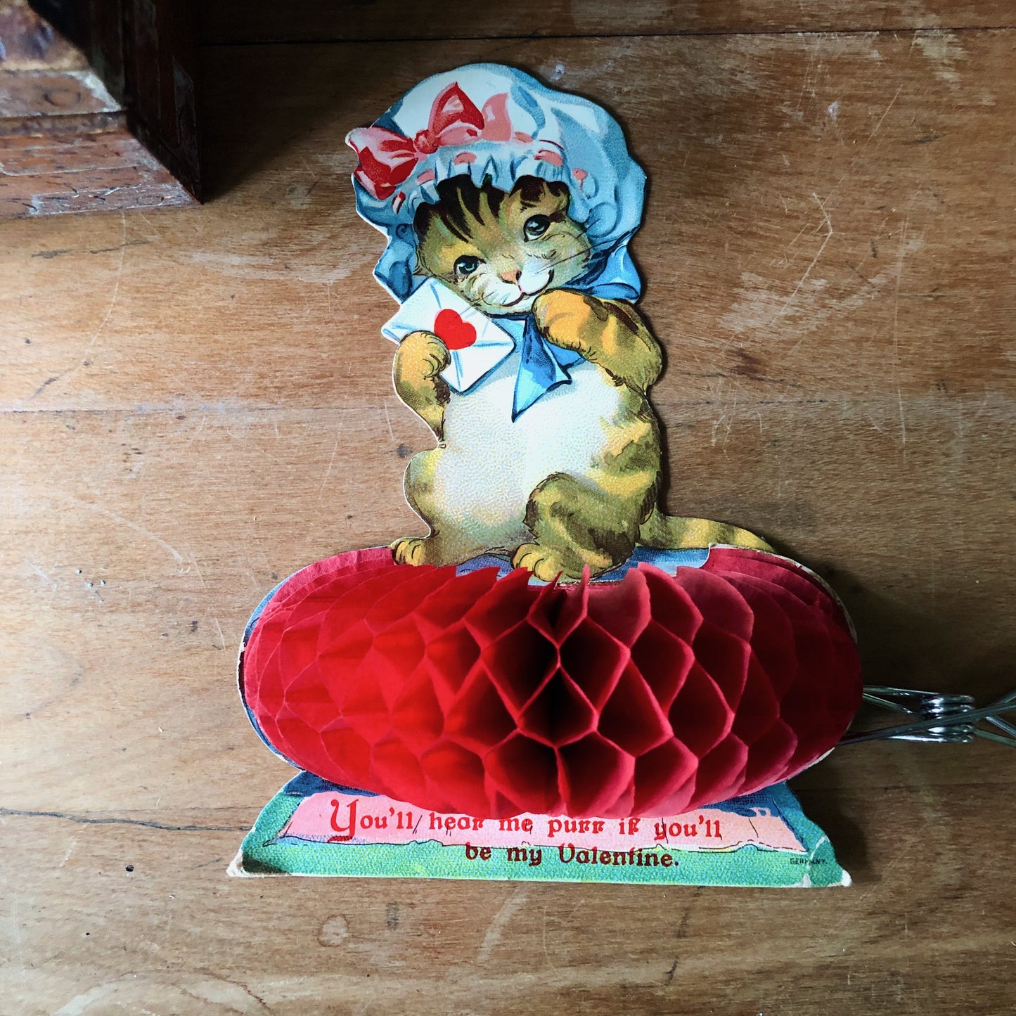 Antique German Honeycomb Kitten Valentine Card (c.1929)