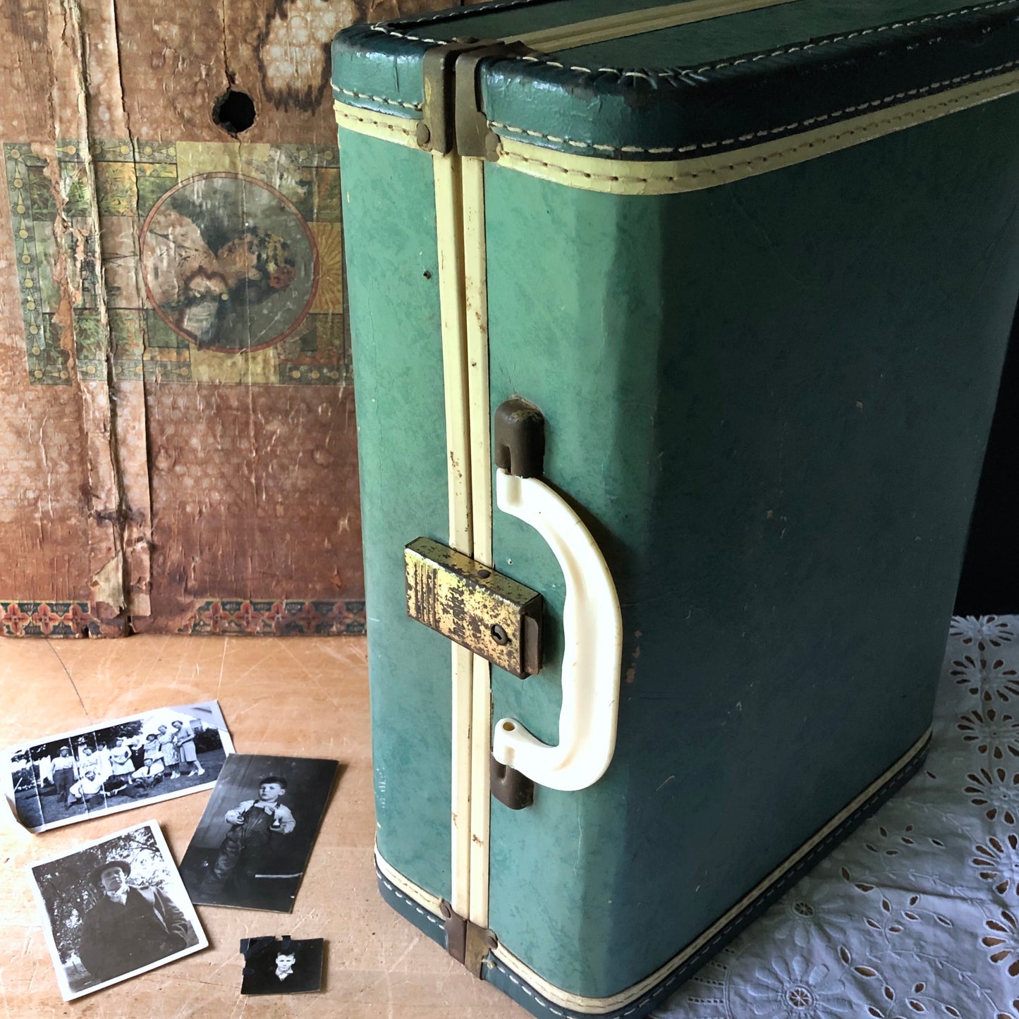 Small Green Vintage Suitcase (c.1940s)