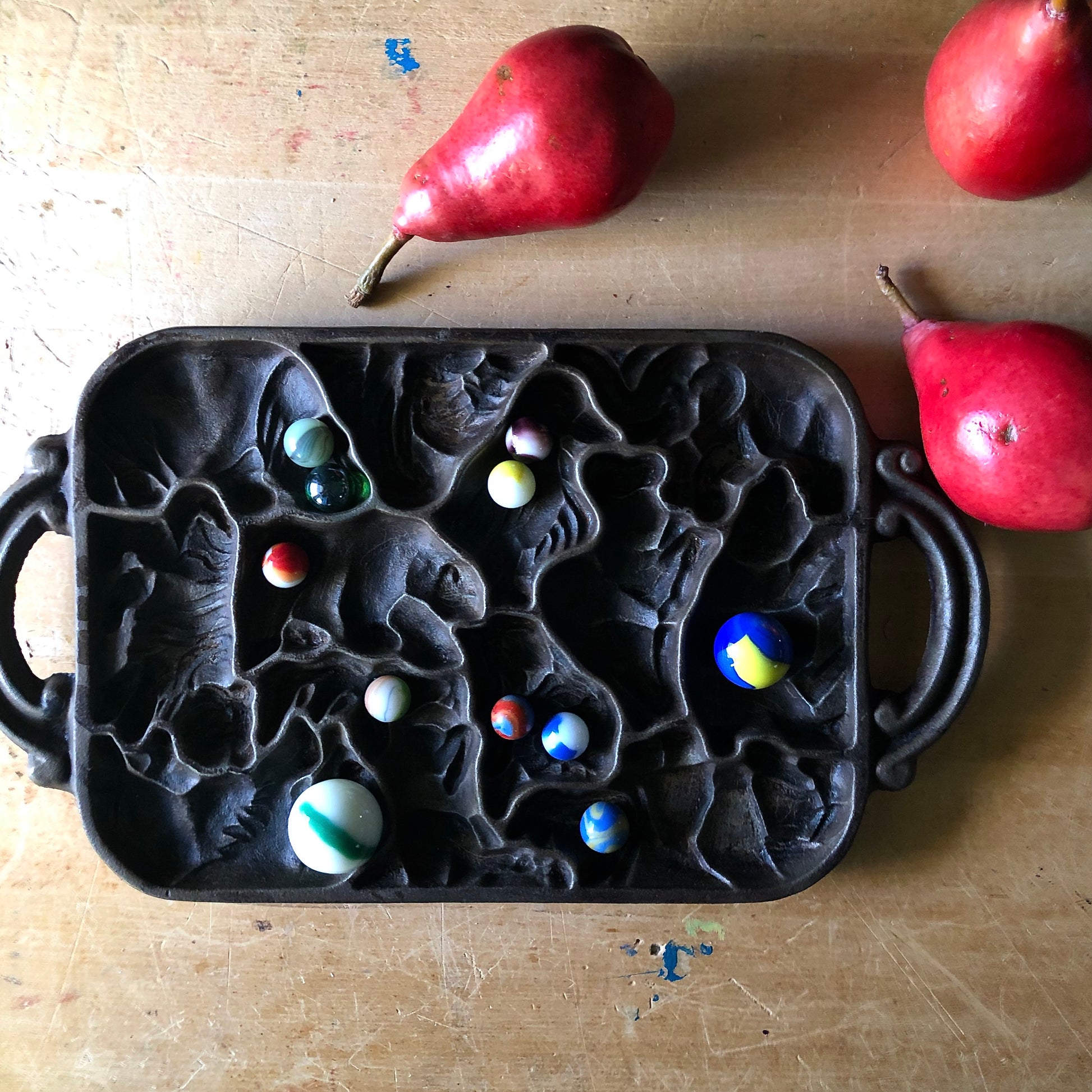 Vintage Cast Iron Animal Mold Baking Pan (c.1984)