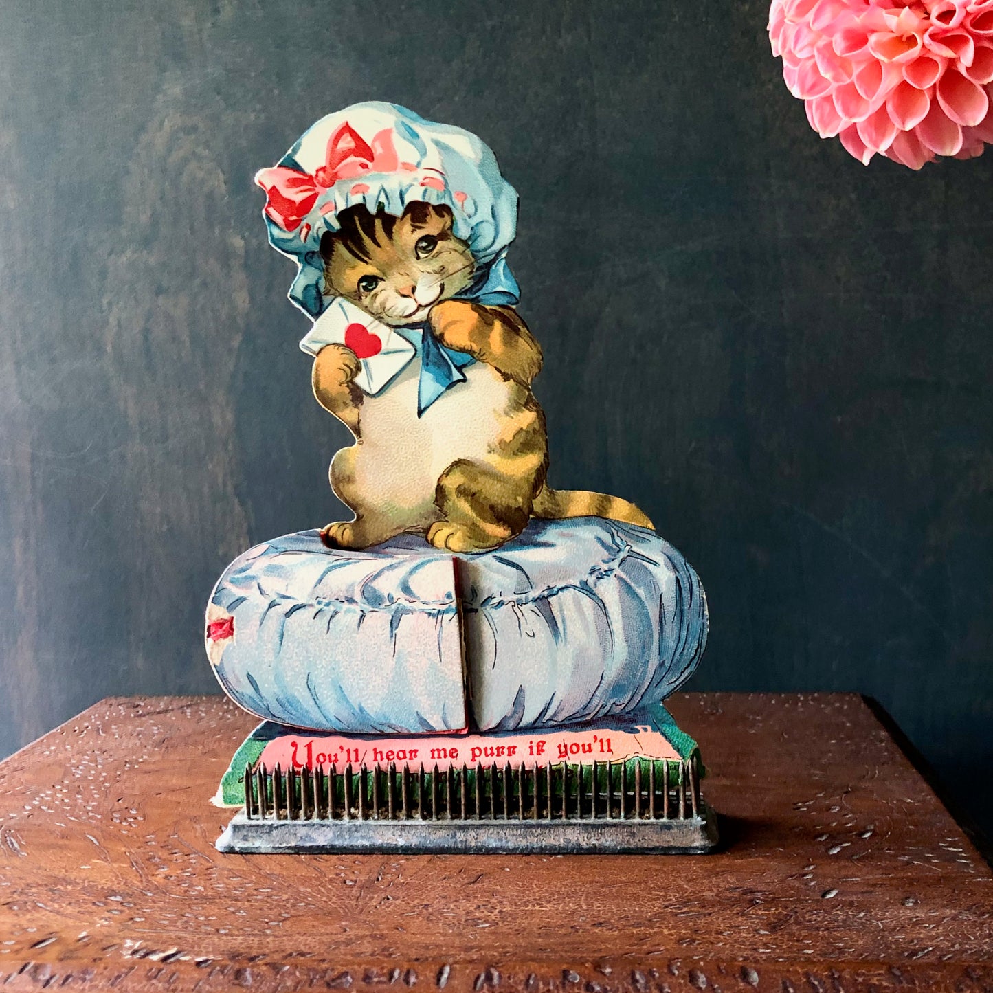 Antique German Honeycomb Kitten Valentine Card (c.1929)