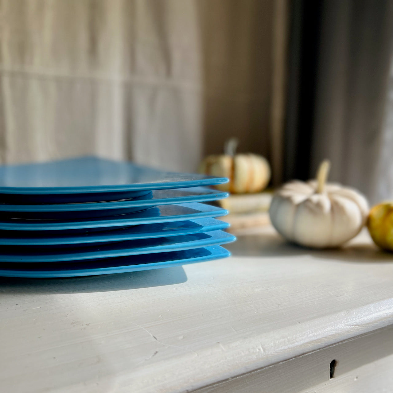 Buffalo China Turquoise Triangle Dinner Plates (c.1990s)