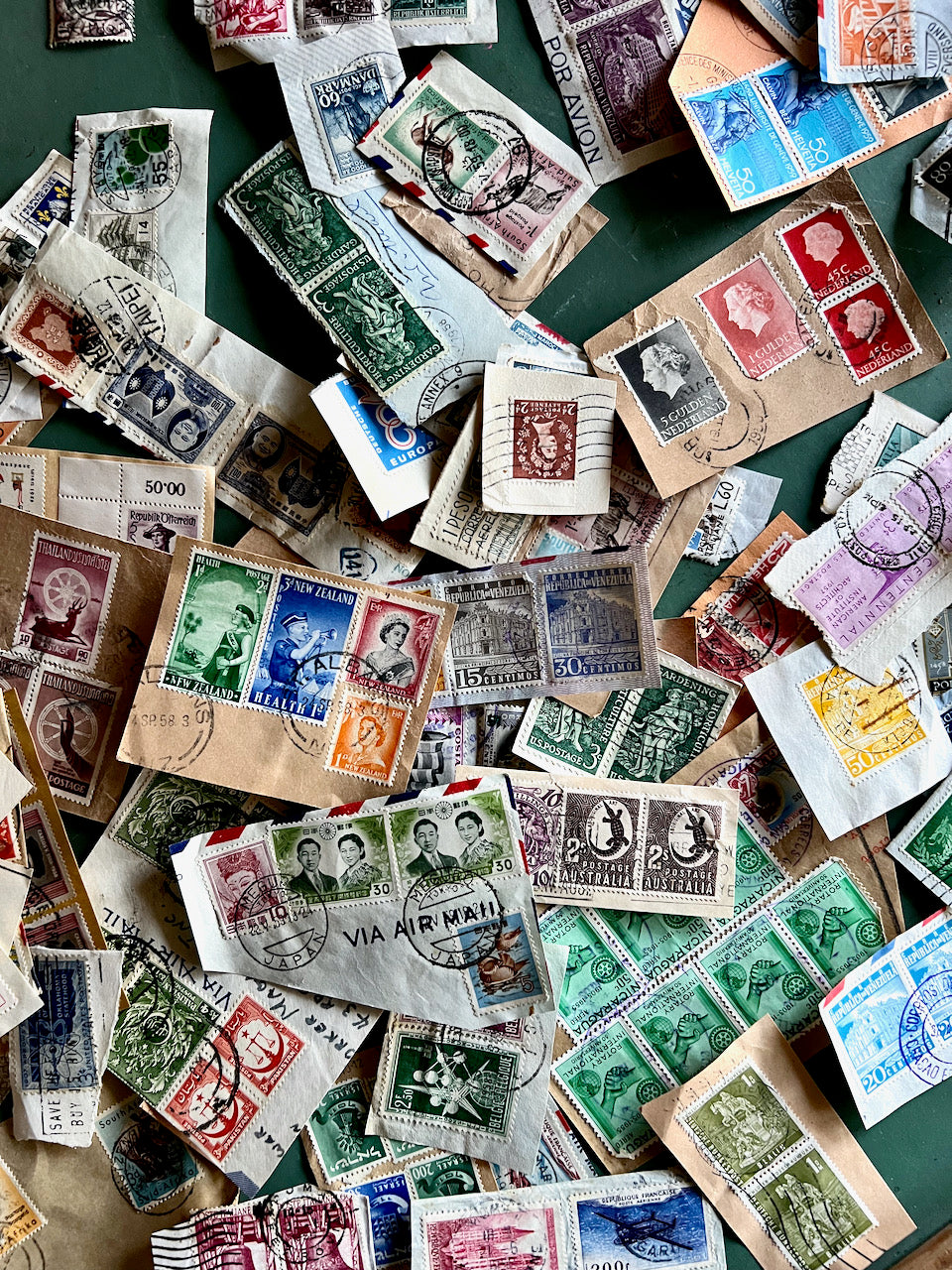 Stamp offers lot of hundreds