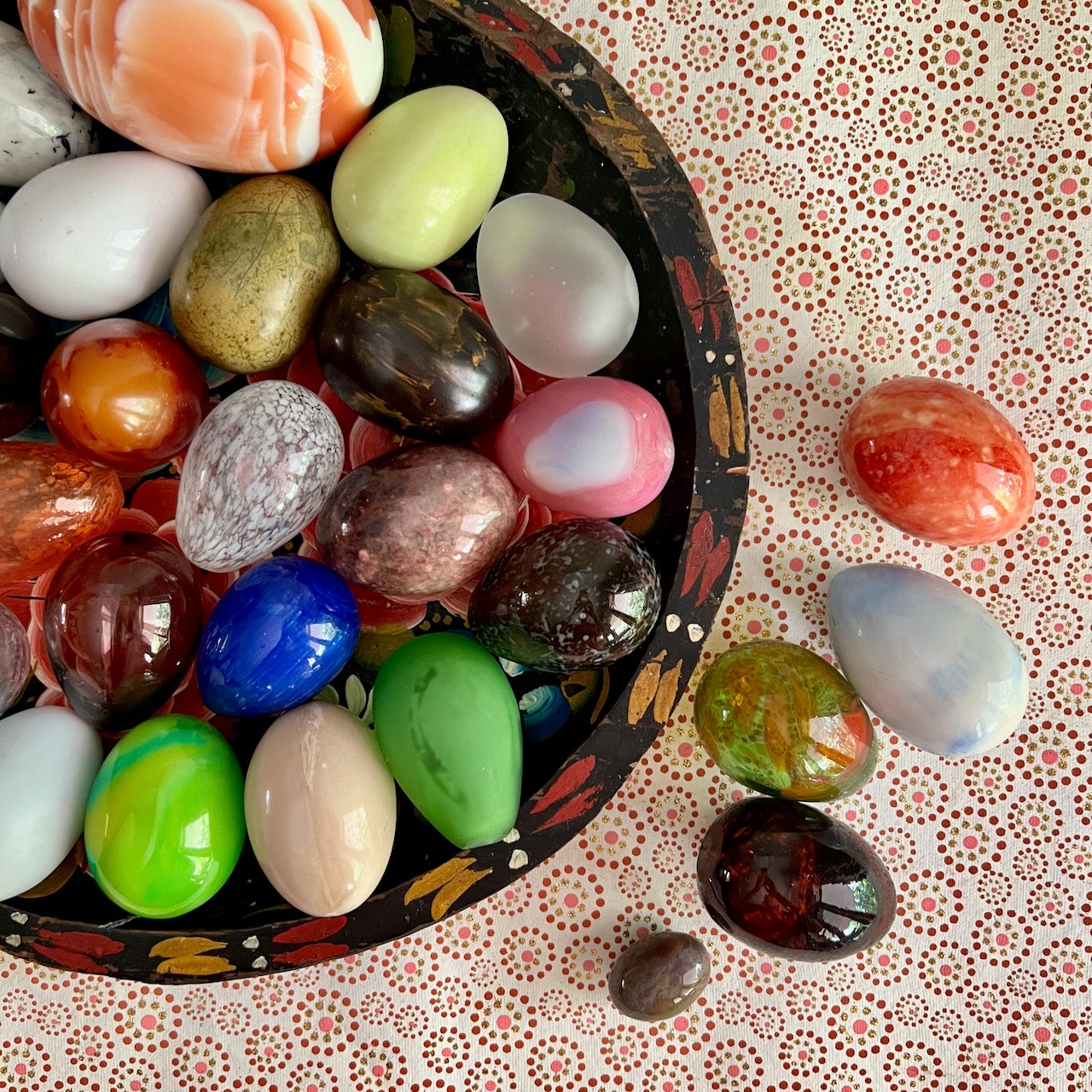 29 Piece Vintage Egg Collection, Stone, Glass, Quartz, Marble, etc.