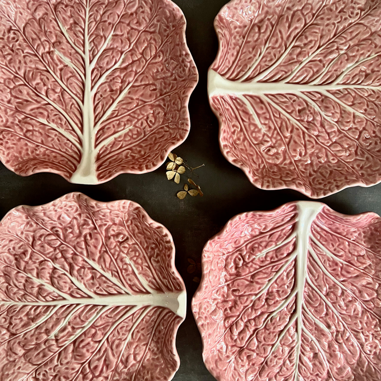 Bordallo store Pinheiro portugal 'cabbage' in Pink salad plates