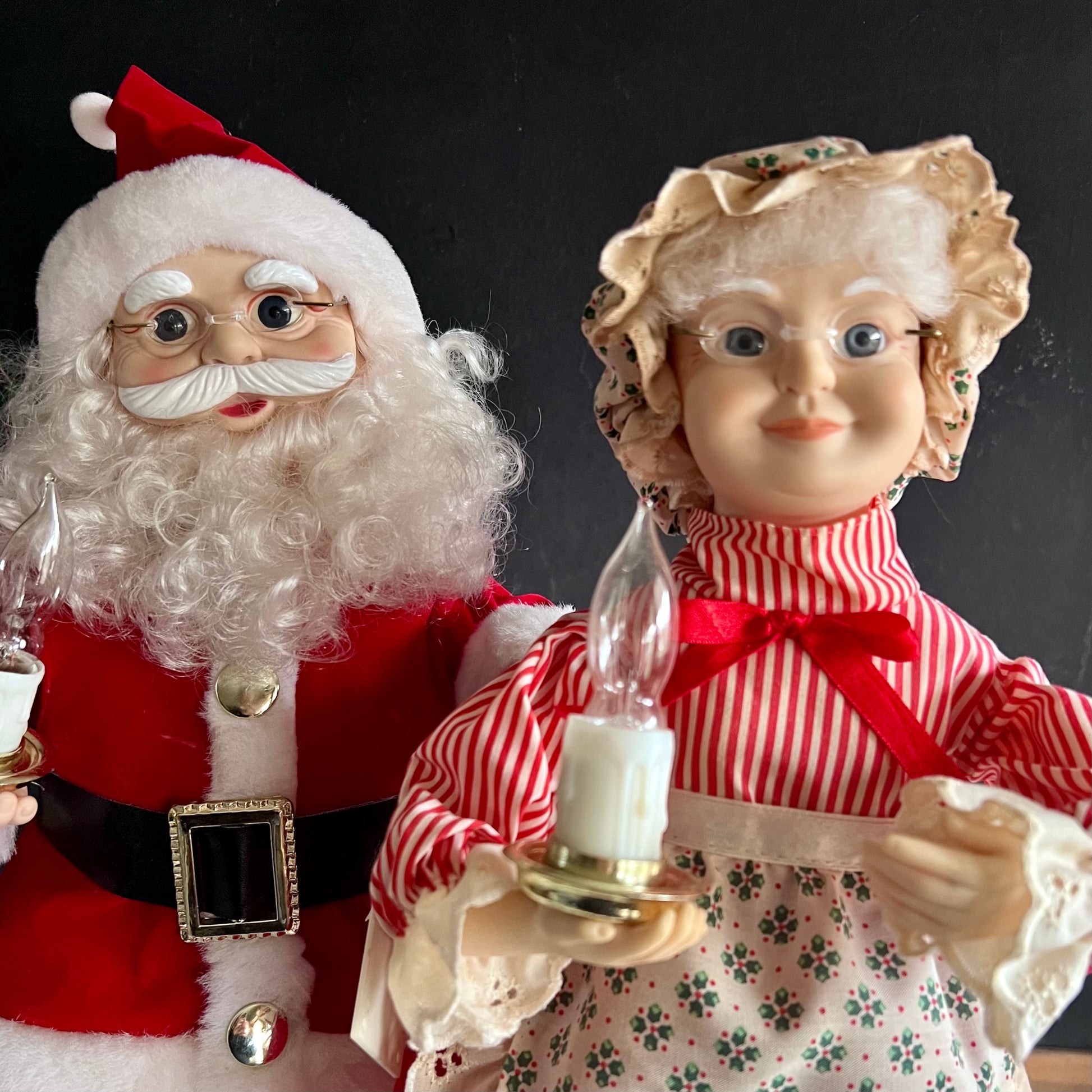 Vintage 1980s Motionette Santa and Mrs. Claus Christmas Set in Box
