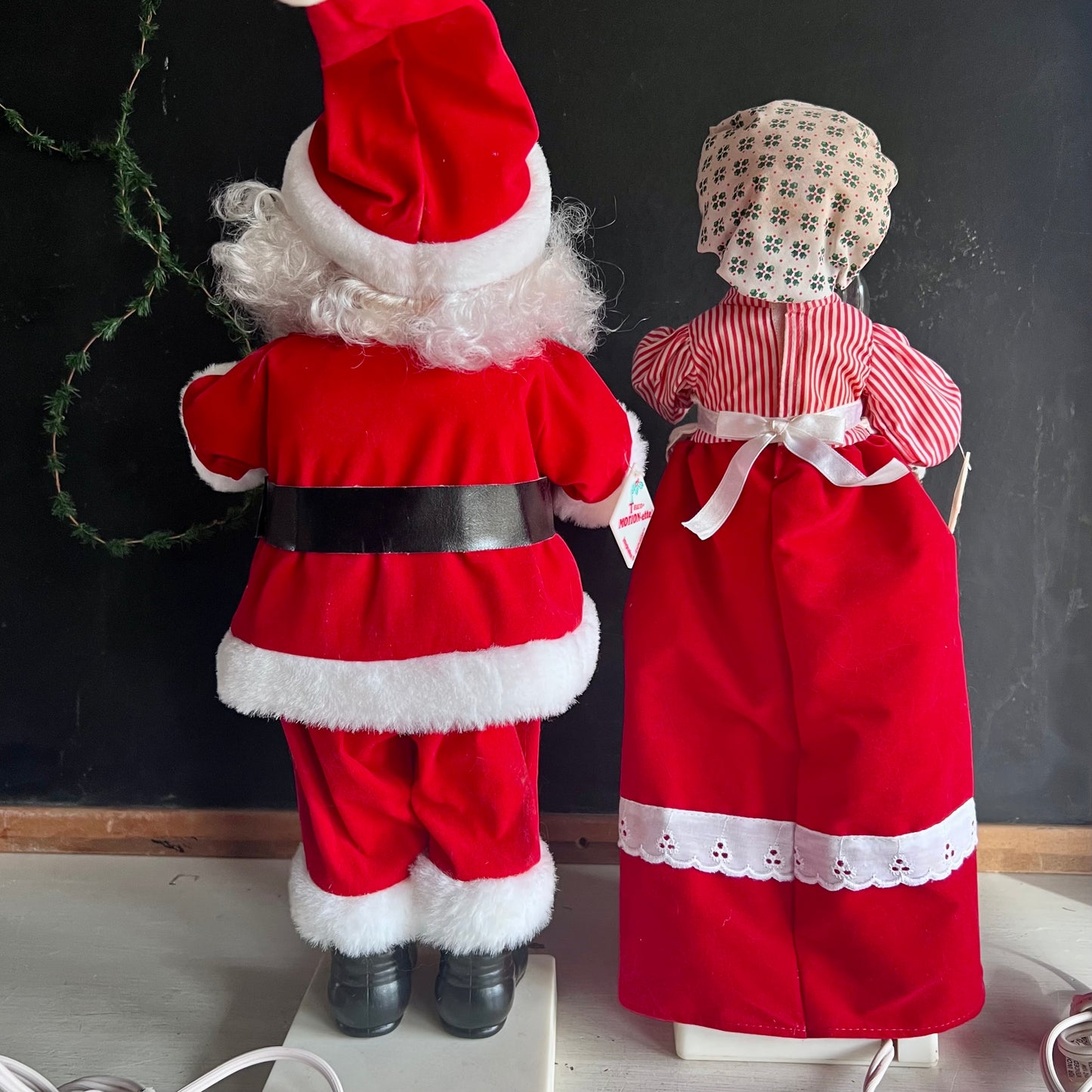 Vintage 1980s Motionette Santa and Mrs. Claus Christmas Set in Box