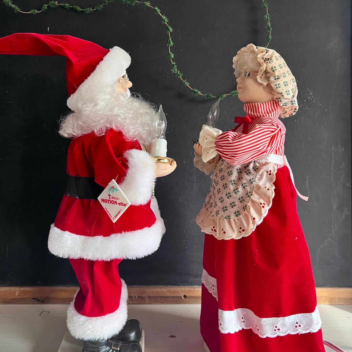 Vintage 1980s Motionette Santa and Mrs. Claus Christmas Set in Box