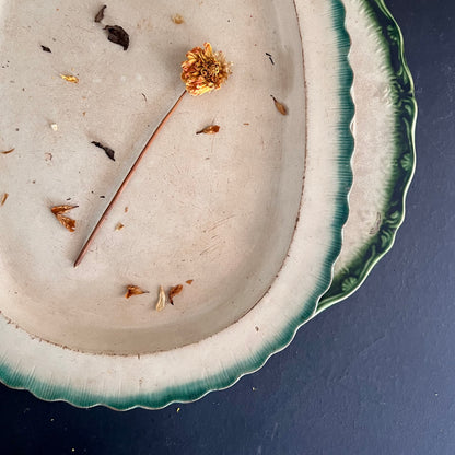 Green Feather Edge Platter with Scalloped Shell Rim, c.1800s