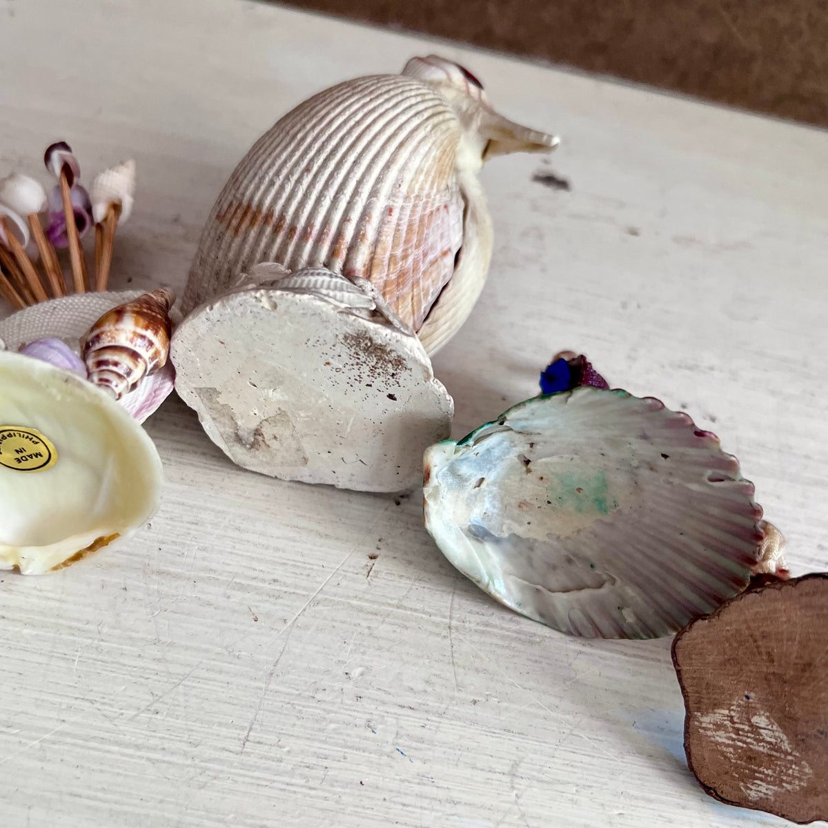 Vintage Souvenir Seashell Figurines