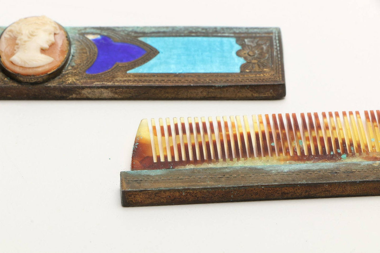 Art Deco Hair Comb with Cameo Case