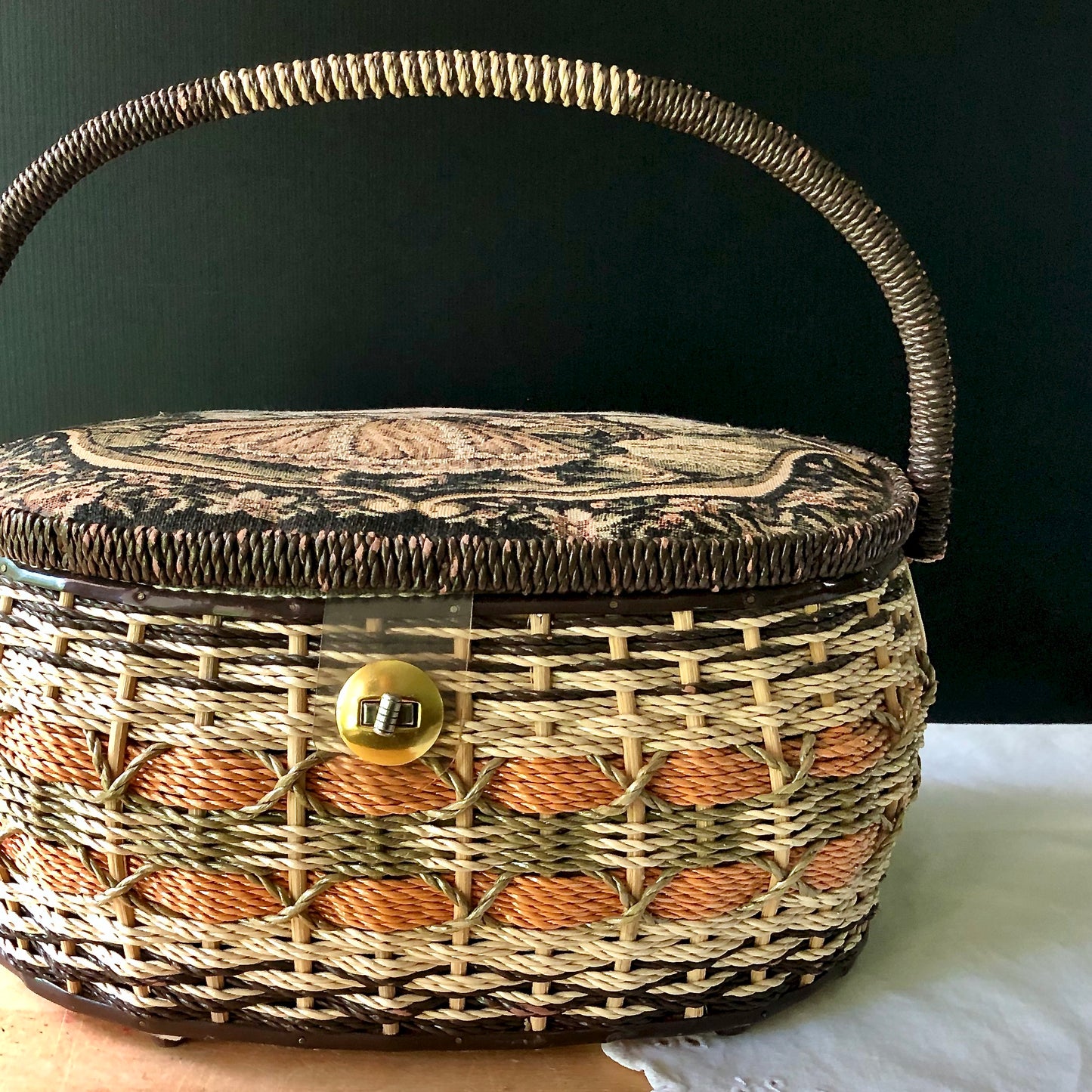 Wicker Sewing Basket with Removable Tray (c.1970s)