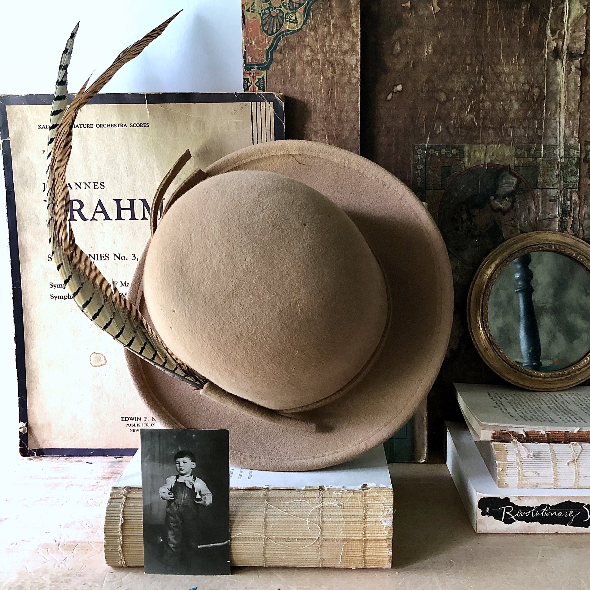 Tan Wool Bowler Hat with Feathers – Rush Creek Vintage
