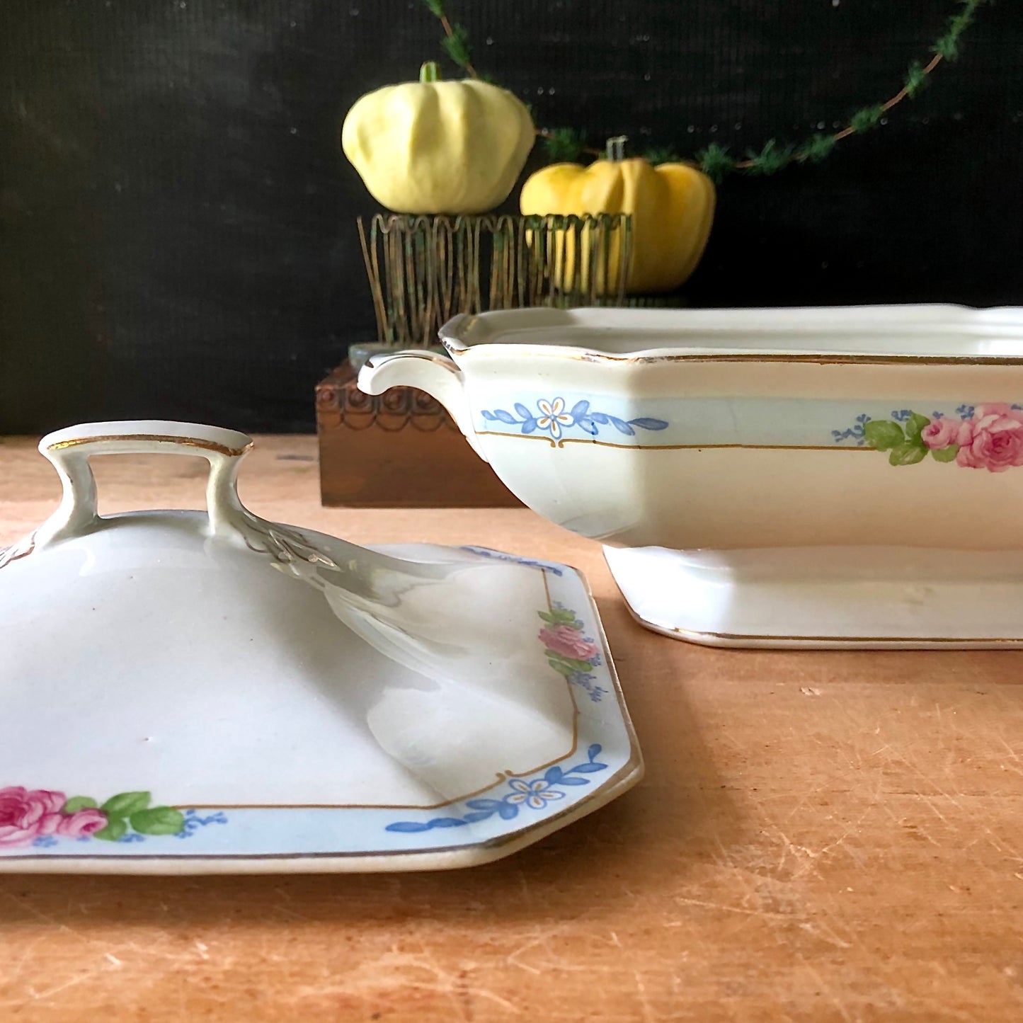 Antique Meakin Covered Vegetable Dish (c.1900s)