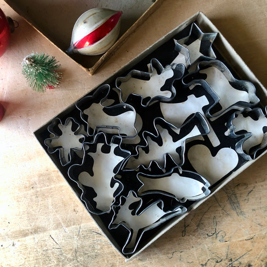 Vintage Boxed Tin Cookie Cutter Set (c.1960s)