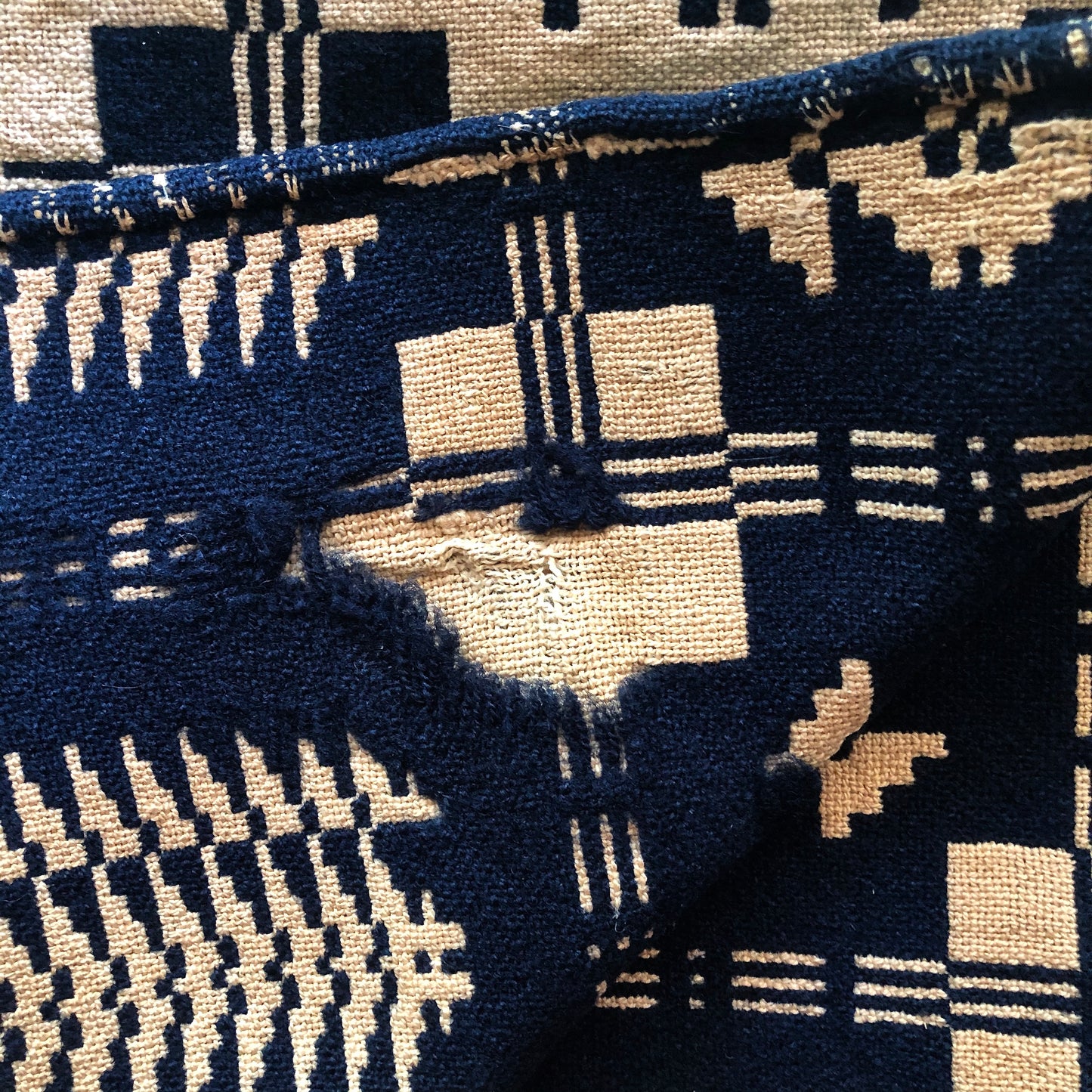 Mountaineer Indigo and Cream Double Weave Americana Coverlet (c.1800s)