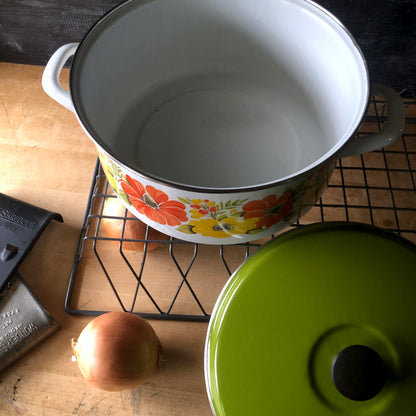 Retro Cooking Pot / Enamel Pot / Enamel Pot With Lid / 70s