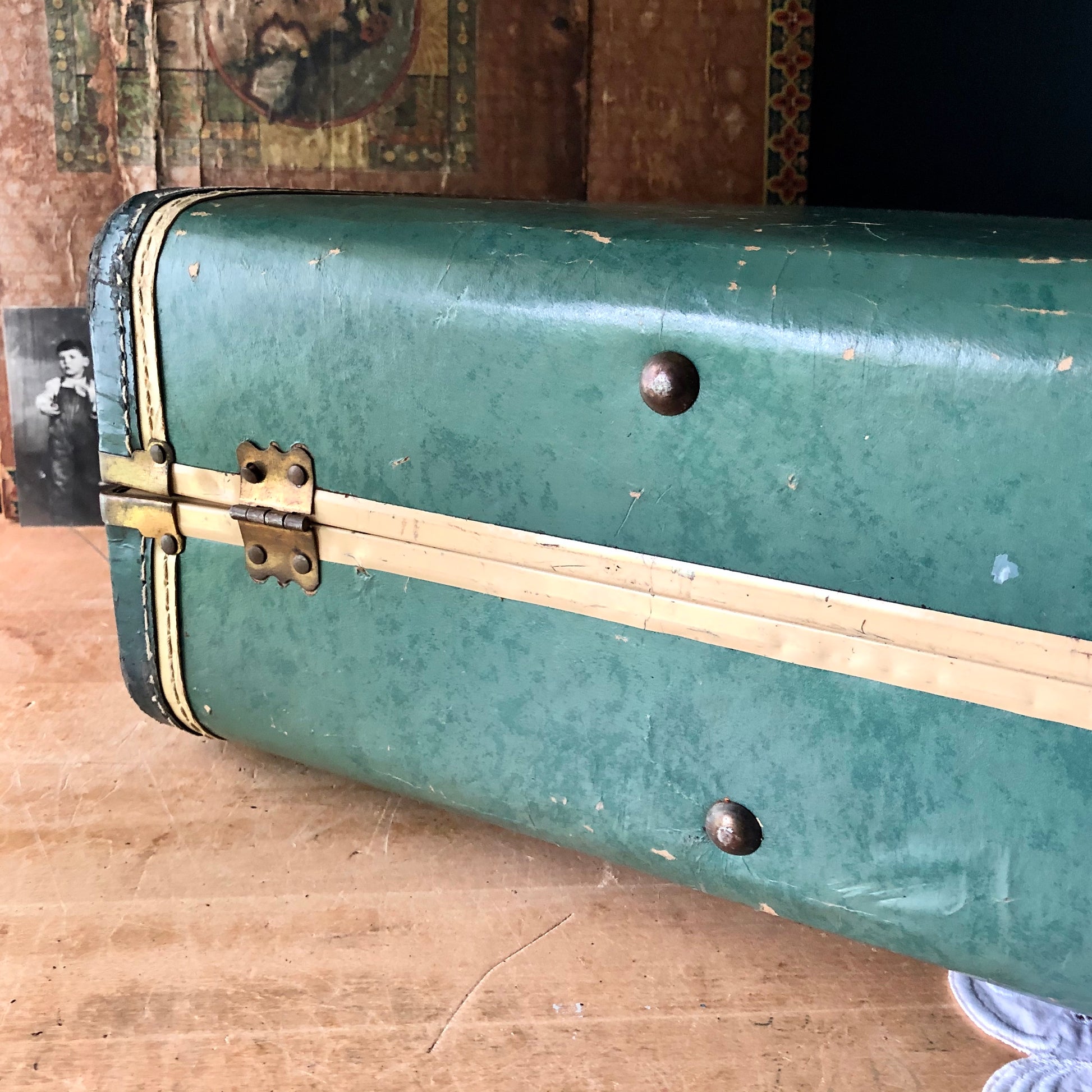 Small Green Vintage Suitcase (c.1940s)