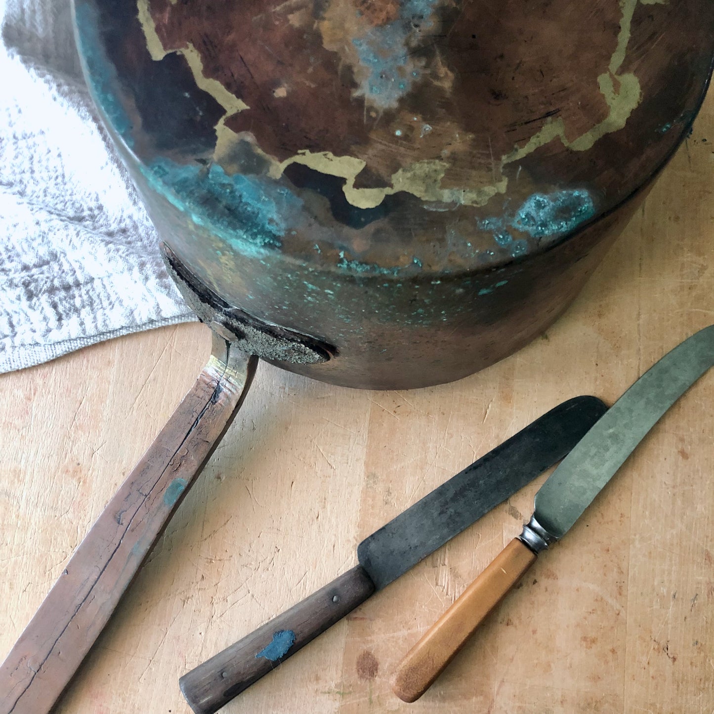 Early Dovetail Copper Cooking Pot (c.1800s)