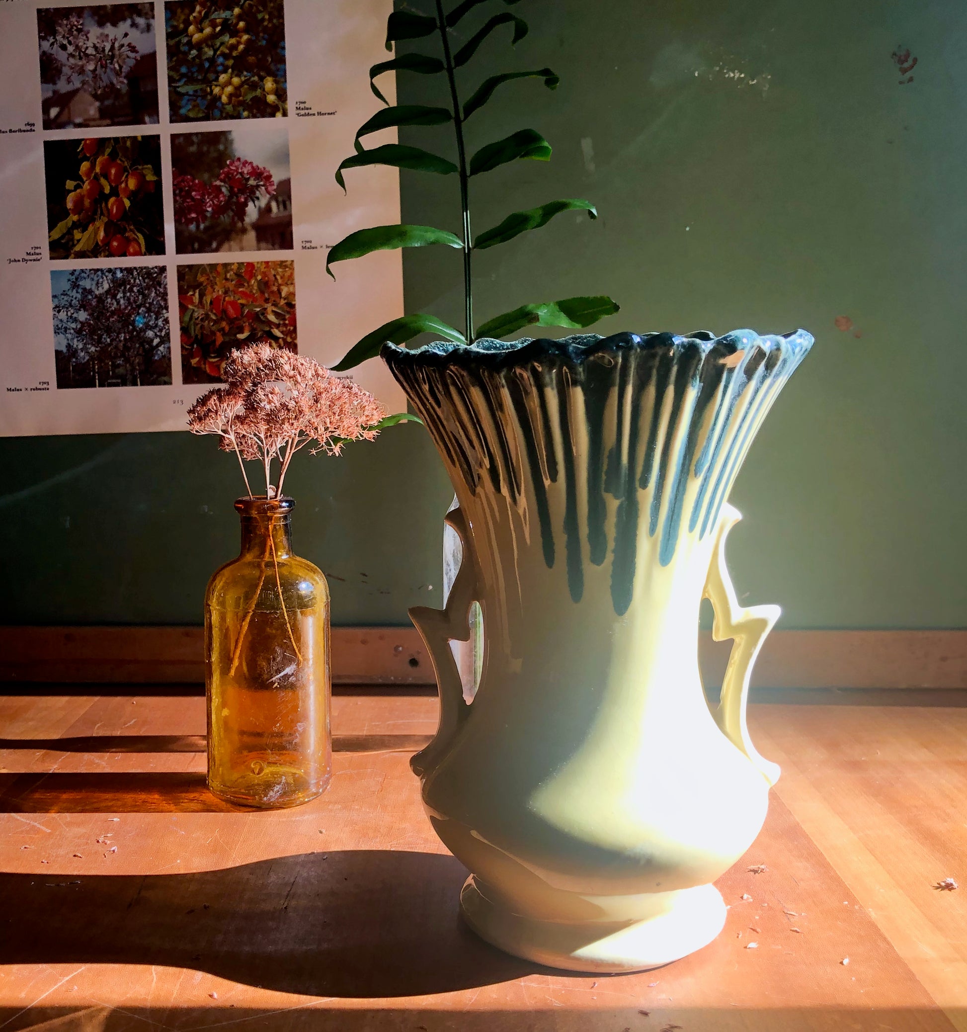 Mid Century McCoy Green Drip Rippleware Vase (c.1950s)