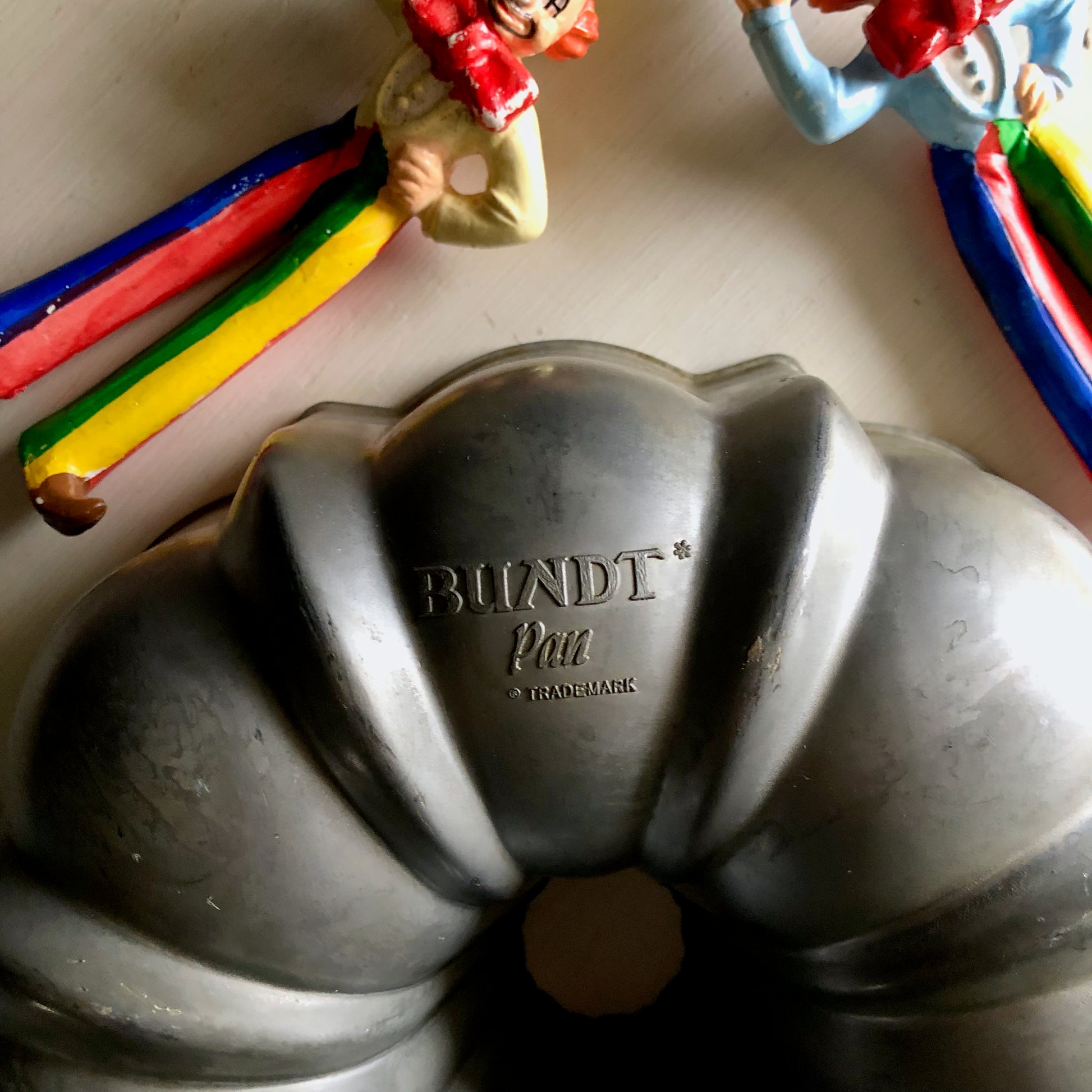 Vintage Nordic Ware Bundt Pan with Box and Recipe Booklets (c.1970)