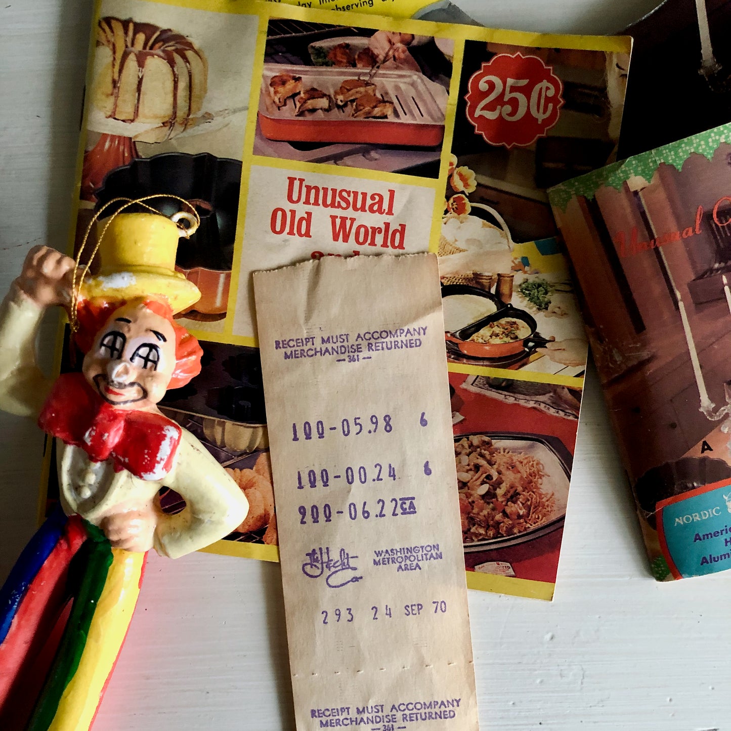 Vintage Nordic Ware Bundt Pan with Box and Recipe Booklets (c.1970)