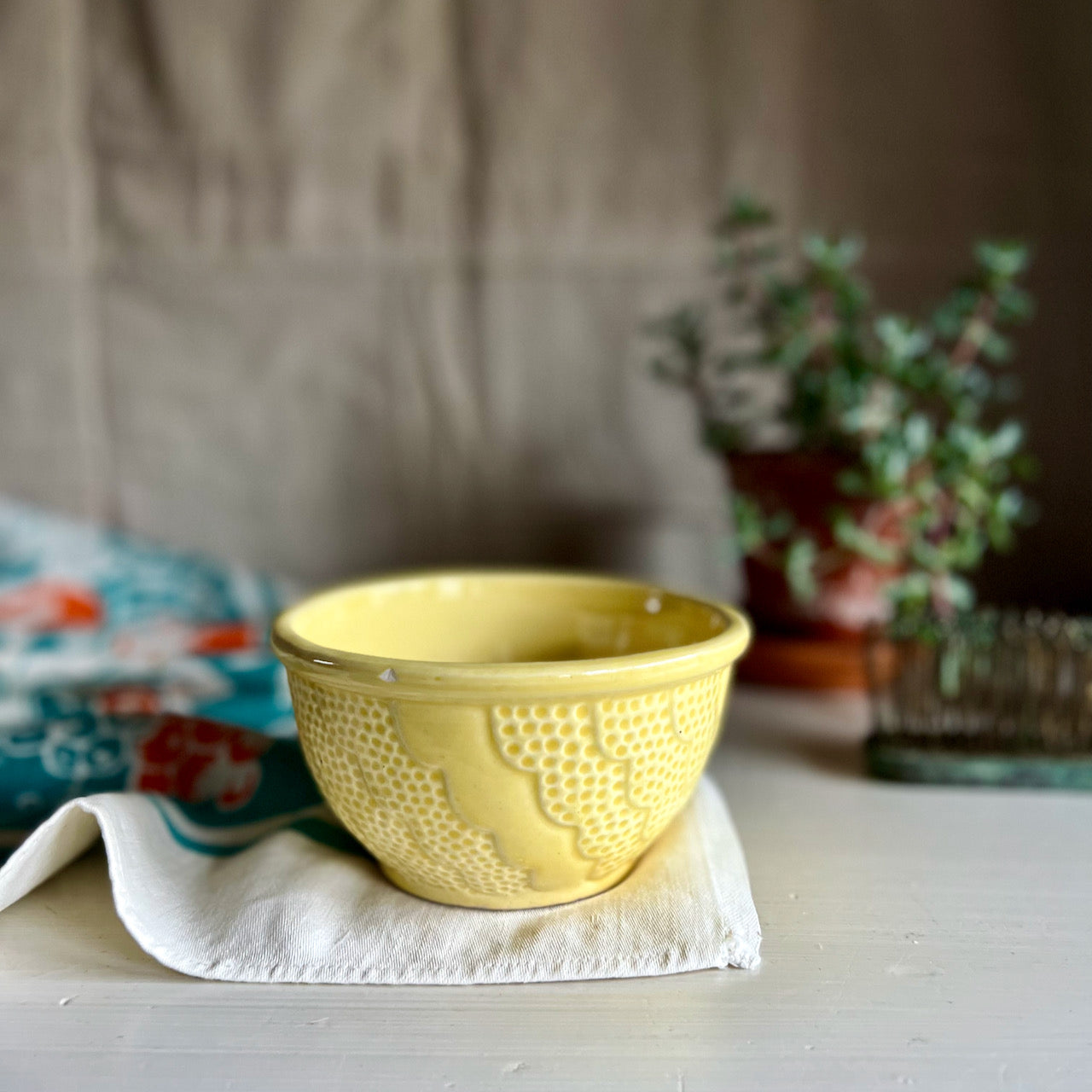 Vintage Robinson Ransbottom Co. Scalloped Yellow Bowl (c.1940s)