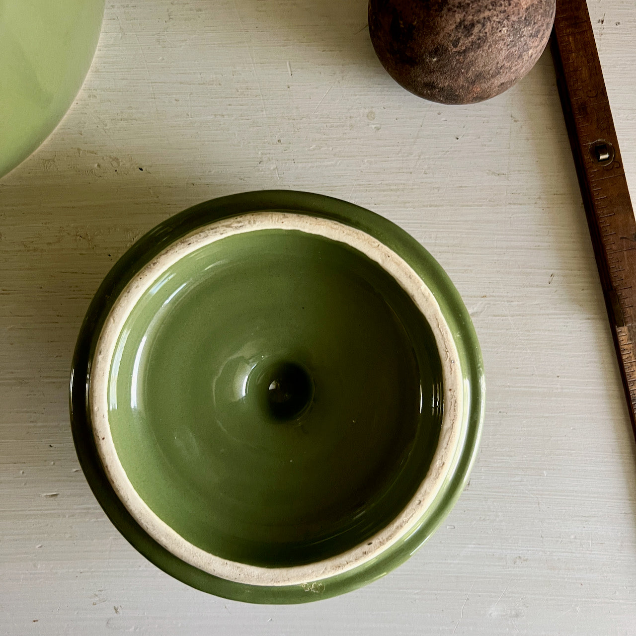 Hull Avocado Green Drip Bean Pot (c.1960s)