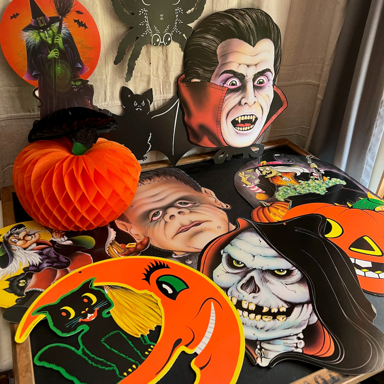 The Best 1980s Halloween Decorations For Your Retro Party The Best 1980s Halloween Decorations For Your Retro Party