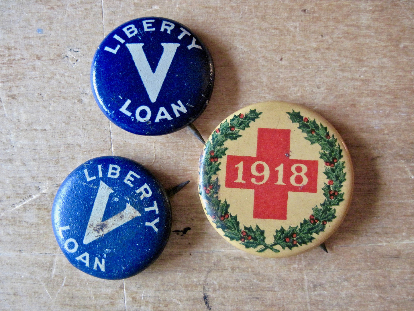 WWI Liberty Bond Pin Back Buttons (c.1918)