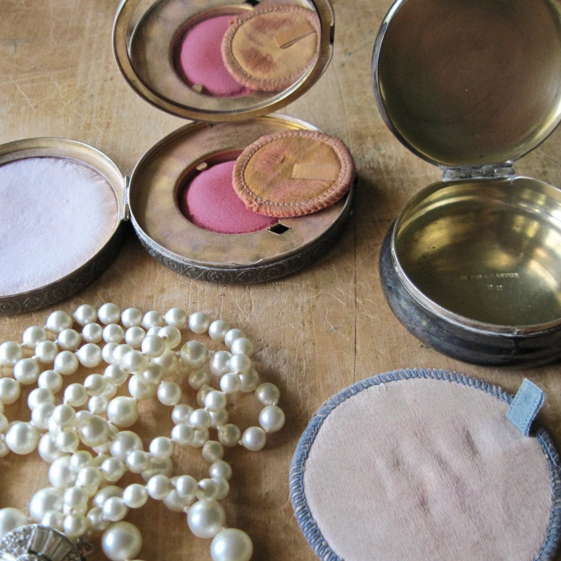 Art Deco Rouge Compact and Pill Box (c.1920s)