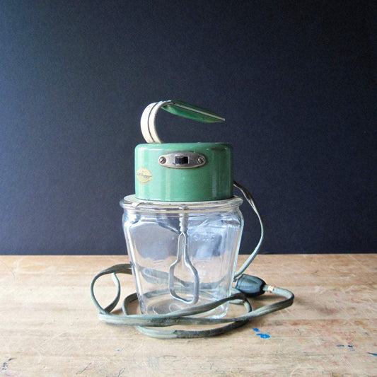 Vintage Kwik Way Egg Beater Mixer Jar | Retro Kitchenware (c.1940s)